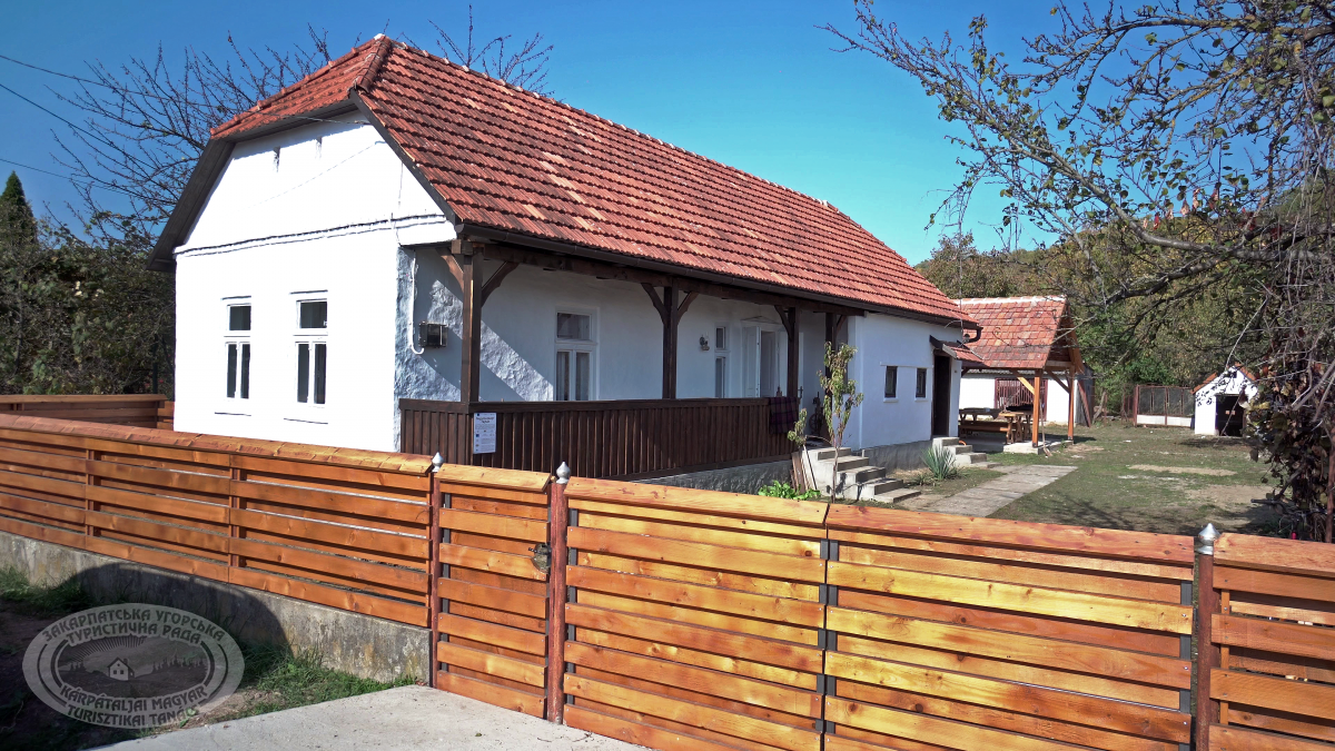  Відео про сільський музей Мужієво