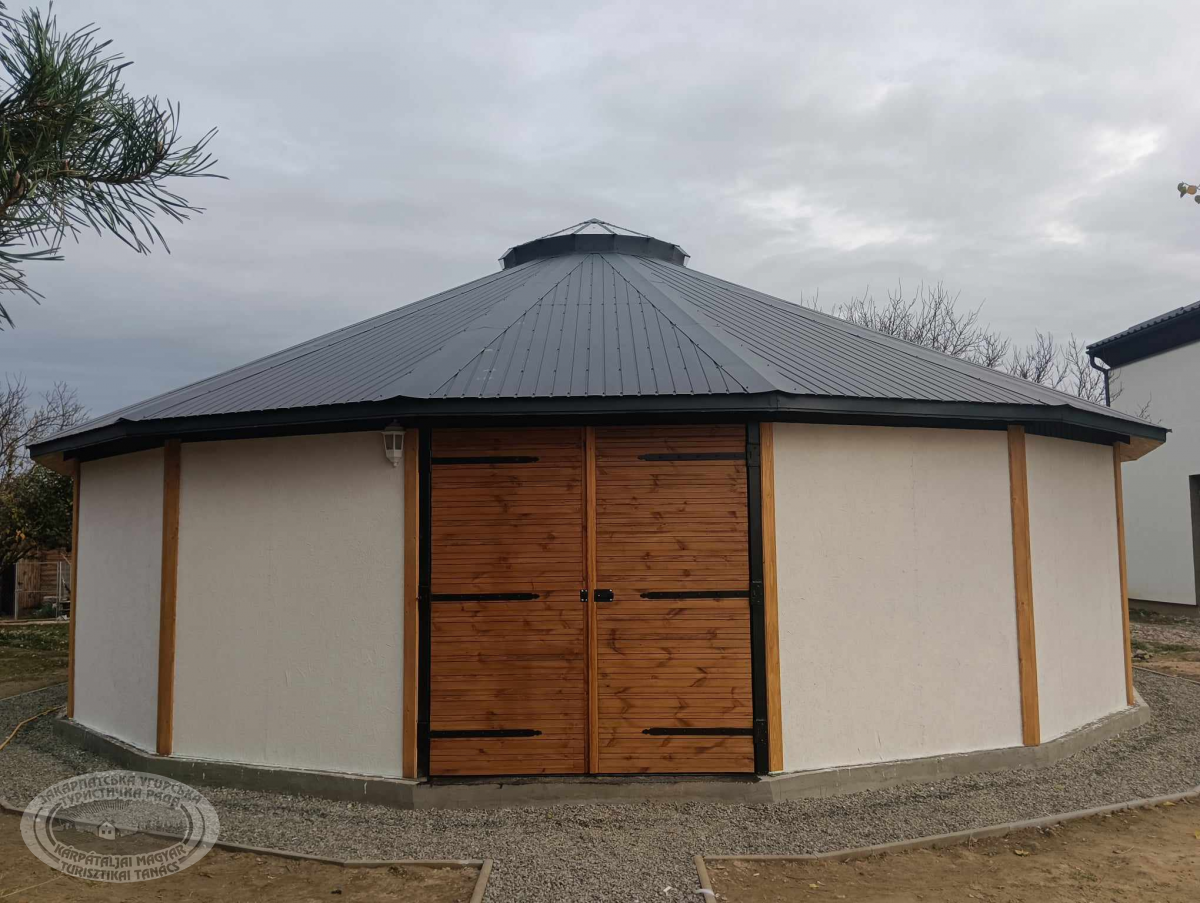 Юртовий Павилон с. Чома